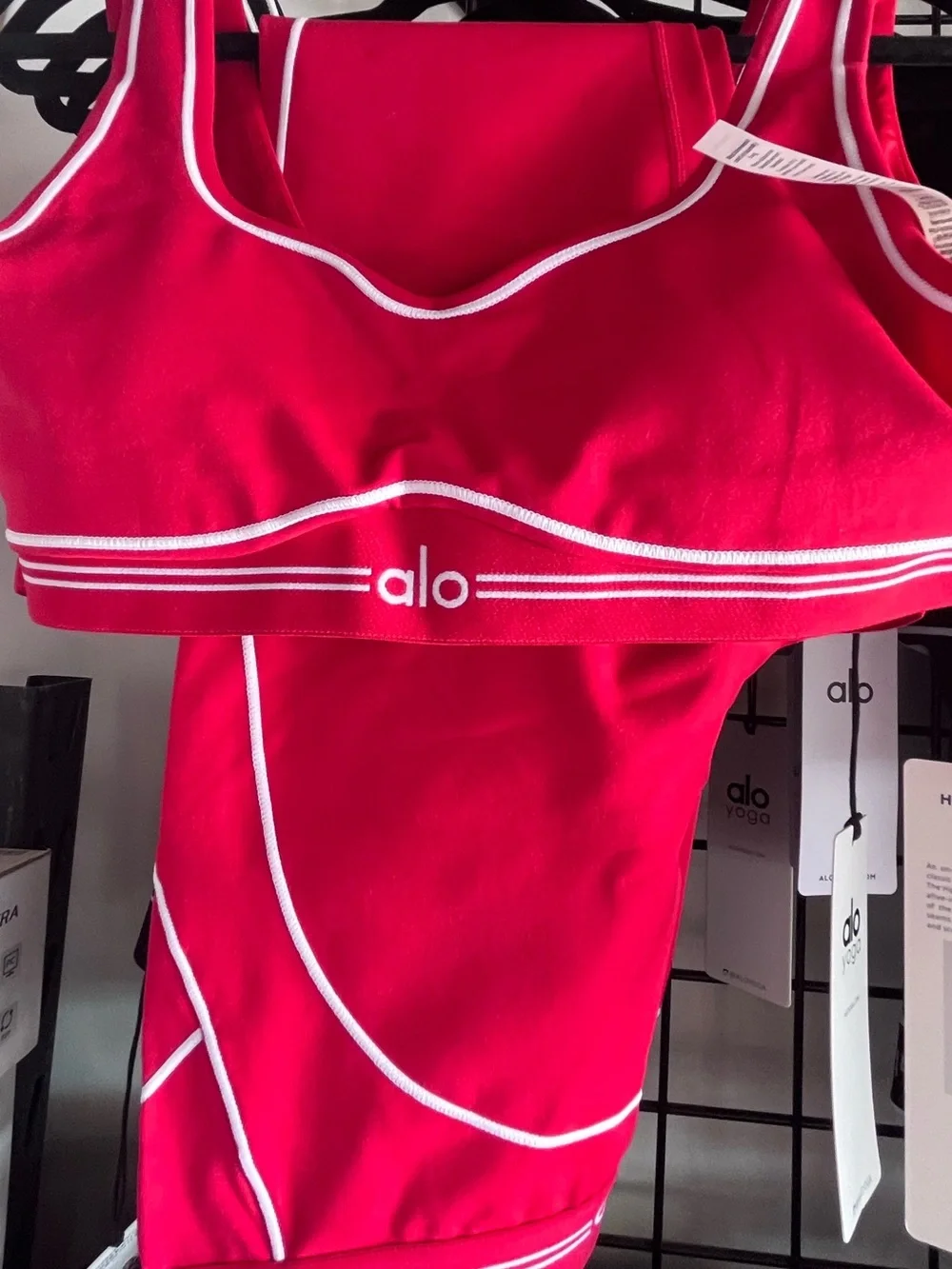 ALO Yoga supportive sports